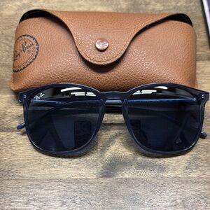 Ray-Ban Black Sunglasses with Case